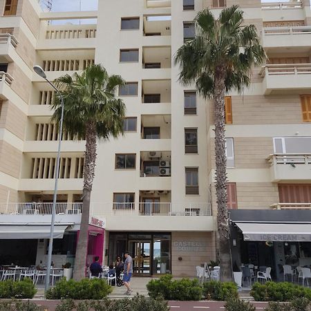 Haig'S Dream Flat On The Beach Larnaka Exterior foto