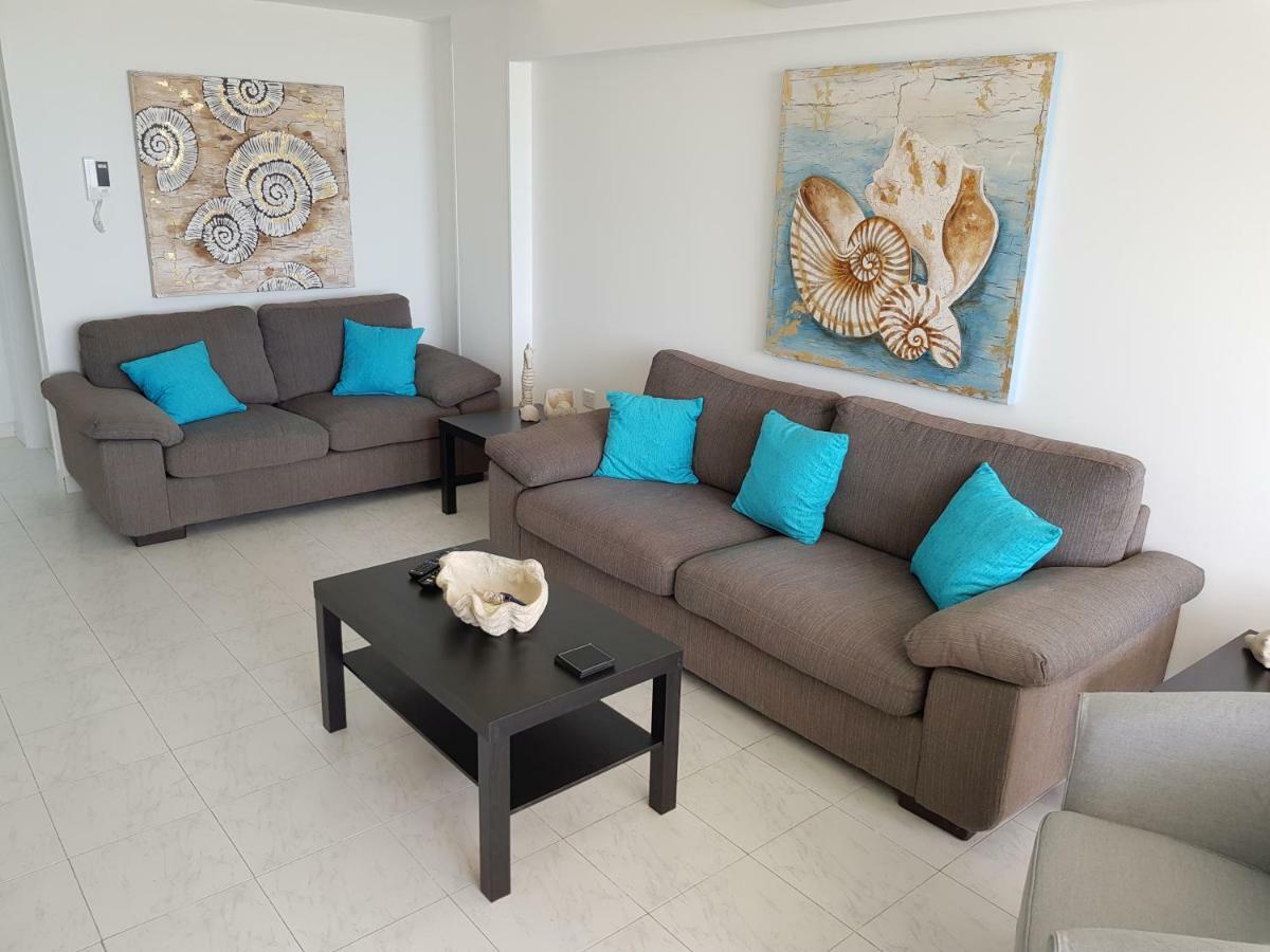 Haig'S Dream Flat On The Beach Larnaka Exterior foto