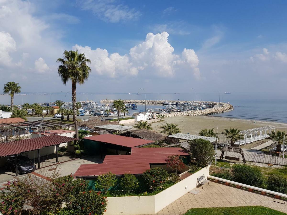 Haig'S Dream Flat On The Beach Larnaka Exterior foto