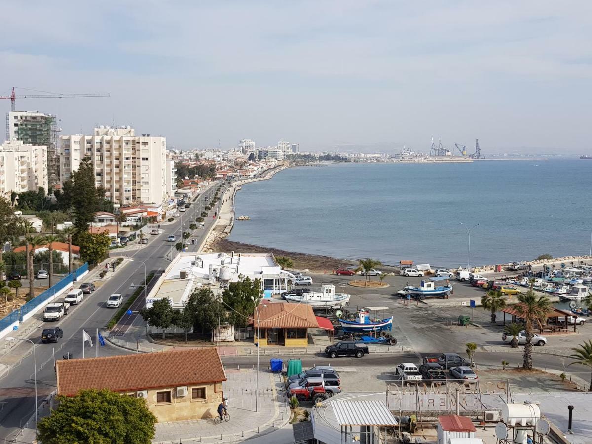 Haig'S Dream Flat On The Beach Larnaka Exterior foto