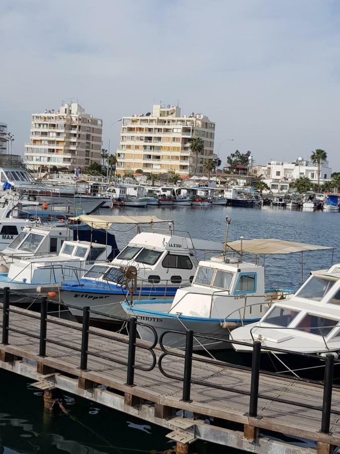 Haig'S Dream Flat On The Beach Larnaka Exterior foto